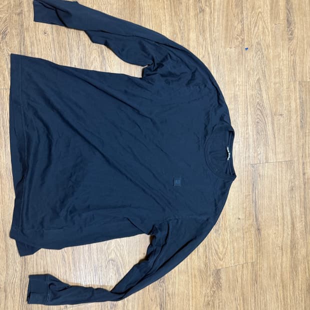 Acne 긴팔 슬리브