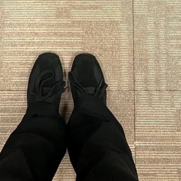 기호 PINKING MARY JANE SNEAKERS