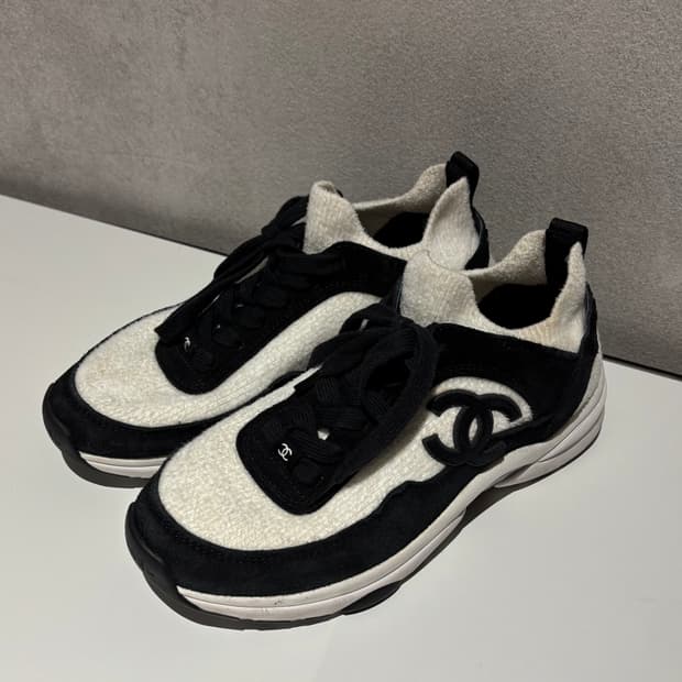 샤넬 CC 로고 러너 스니커즈