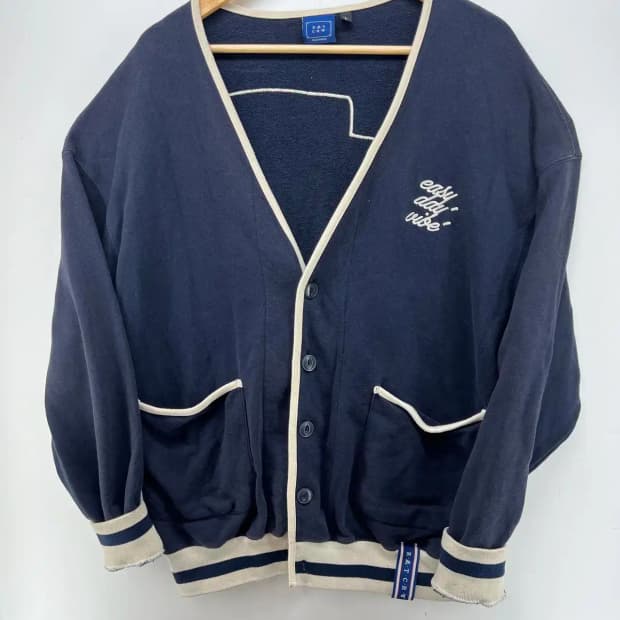 [L] 로맨틱크라운 오버핏 패치 남여공용 네이비 니트 유니크 빈티지