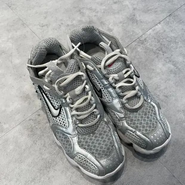 235 나이키 에어 줌 스피리돈 케이지 2 메탈릭 실버