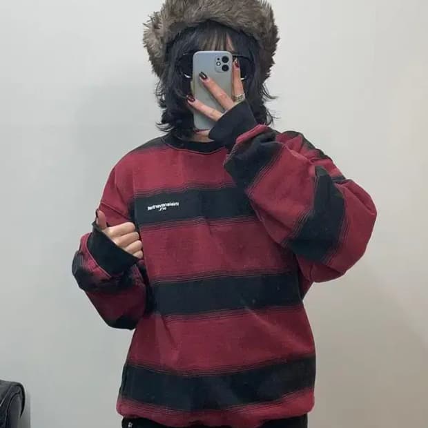 라지 디스이즈네버댓 스트라이프 스웨트셔츠 맨투맨 레드