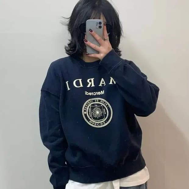 프리 마르디 메크르디 빅로고 스웨트셔츠 맨투맨 네이비