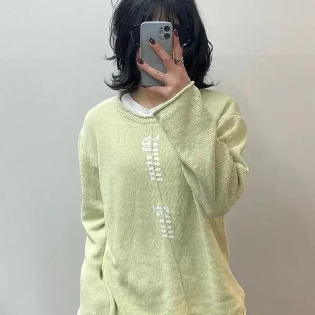 마뗑킴 핀턱 로고 니트 풀오버 라임색