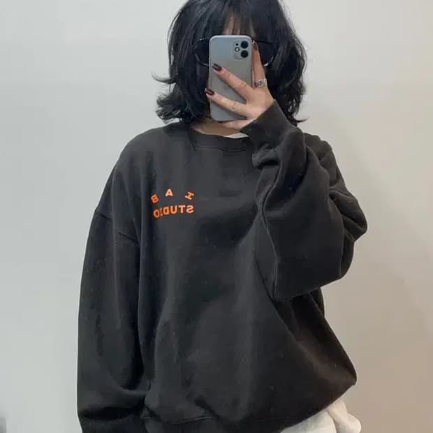 라지 아이앱 스튜디오 두산 콜라보 맨투맨 차콜