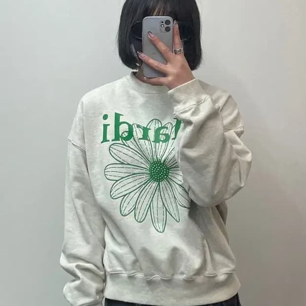 여성 마르디 메크르디 플라워 로고 오버핏 맨투맨