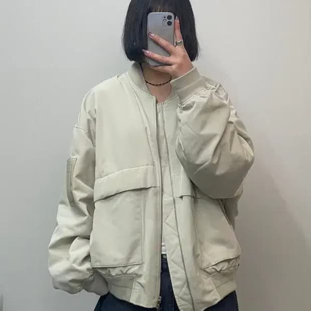 미디움 코드그라피 항공점퍼 다운패딩 자켓 베이지