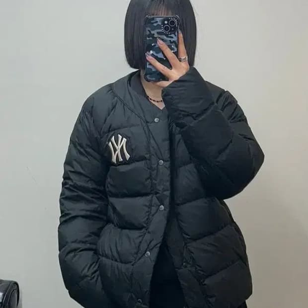 95 MLB 베이직 미디움로고 U넥 중경량 패딩 뉴욕양키스 블랙