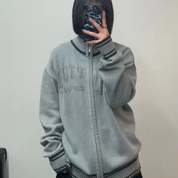 스컬프터 바시티 하프집업 오버핏 니트