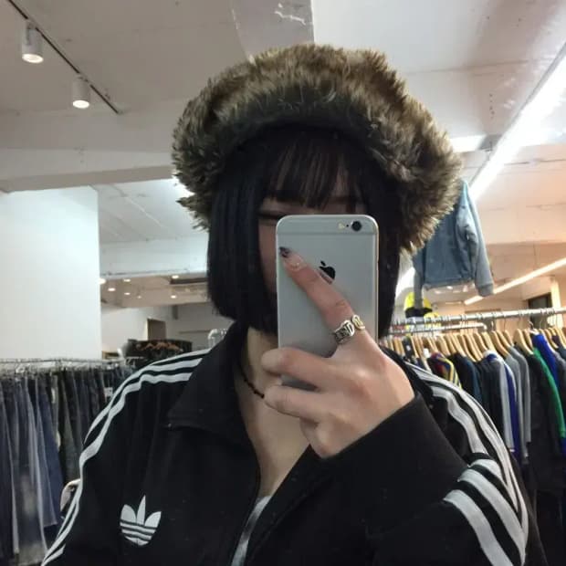 필라 아웃도어 트루퍼햇 군밤모자 털모자 방한 귀도리 스웨이드