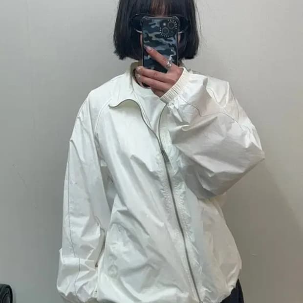 라지 마뗑킴 로고 코팅 점퍼 아이보리