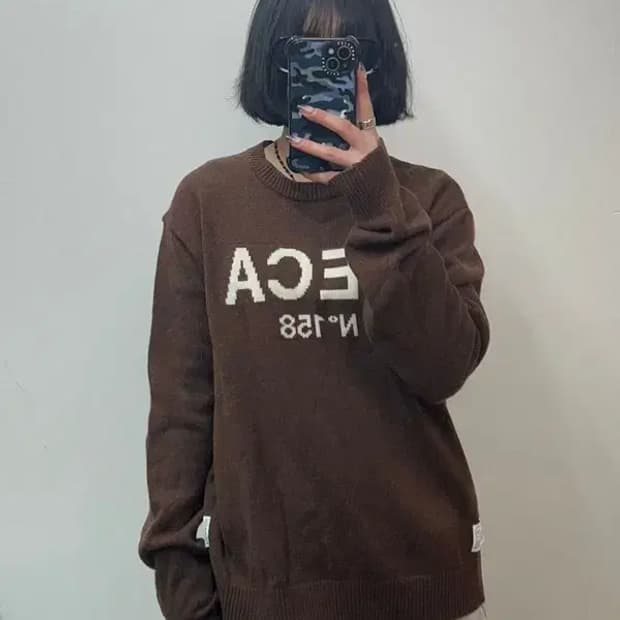 미디움 에이카화이트 AECA 빅 로고 울 니트 브라운