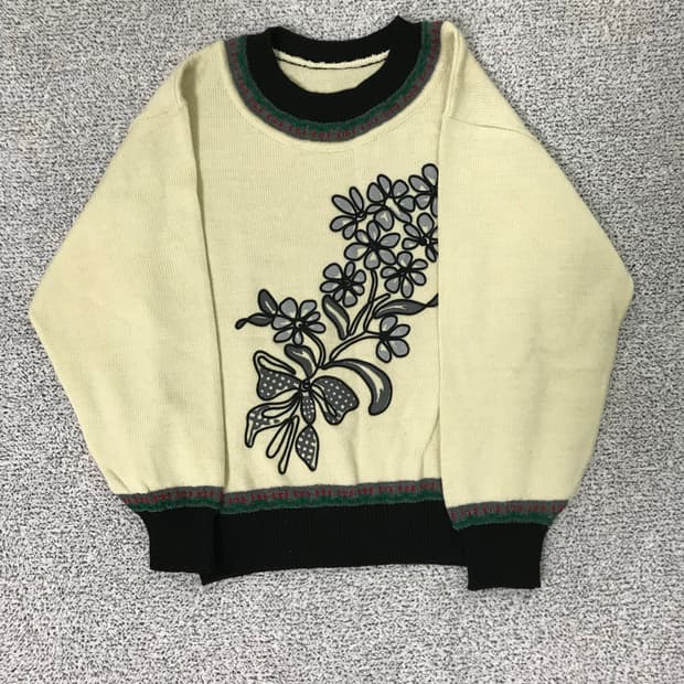 Floral Pattern Knit Sweater