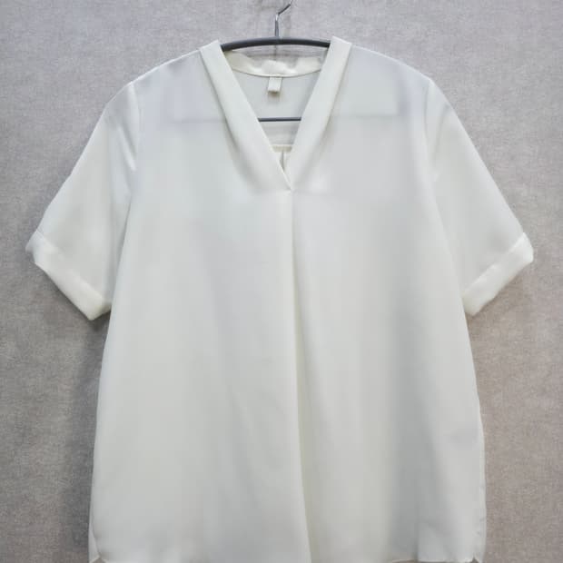 아뜨랑스  브이넥 쉬폰 블라우스 ATTRANGS