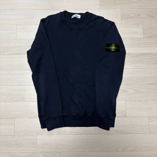 스톤아일랜드 네이비 맨투맨