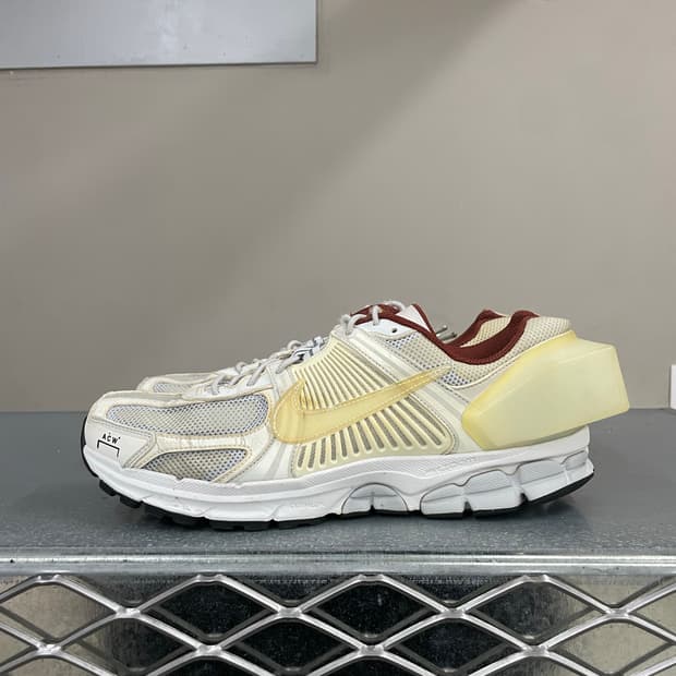 나이키 x 어콜드월 줌 보메로 5 스니커즈 290 