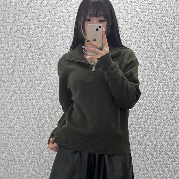 유니클로 X JW앤더슨 수플레얀 반집업 말차카키 니트 S C10497