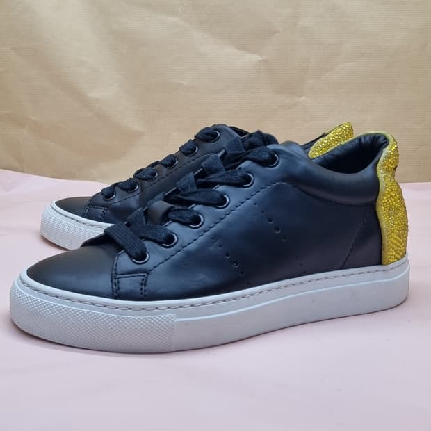 알베르토페르마니 블랙 스니커즈 230