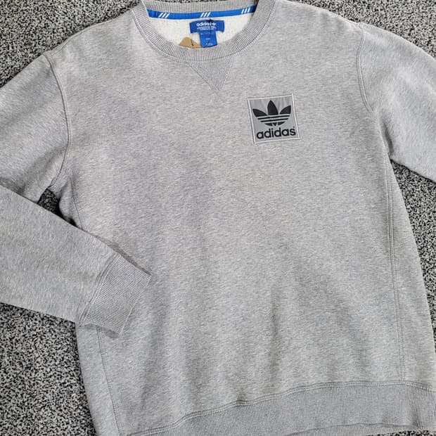 아디다스 그레이 맨투맨
