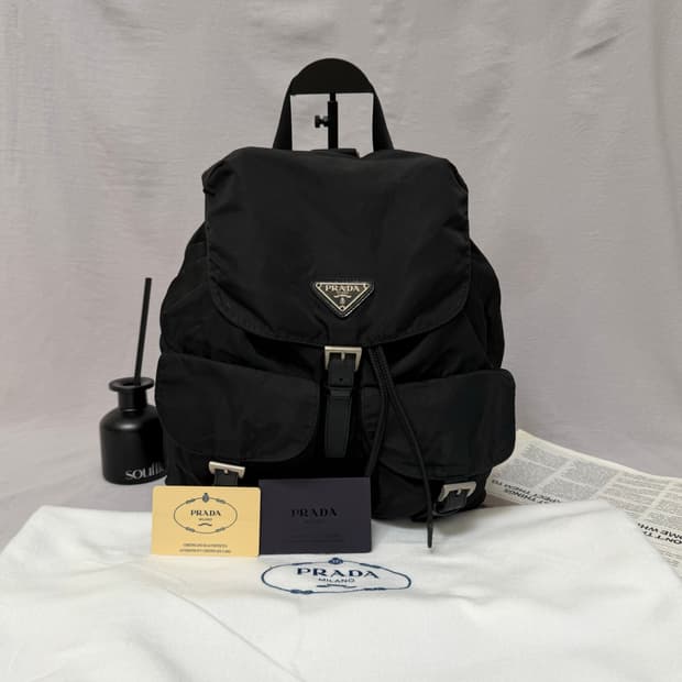 (상태좋음-강) 프라다 투포켓 포코노 나일론 백팩 미디움 + 개런티카드