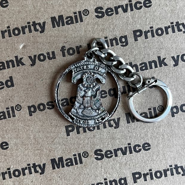 90s vtg U.S. Navy Crest Metal Keyring