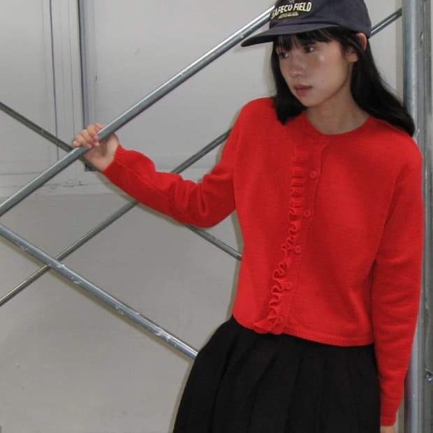 론론 하트 포인트 러플 니트 가디건 레드