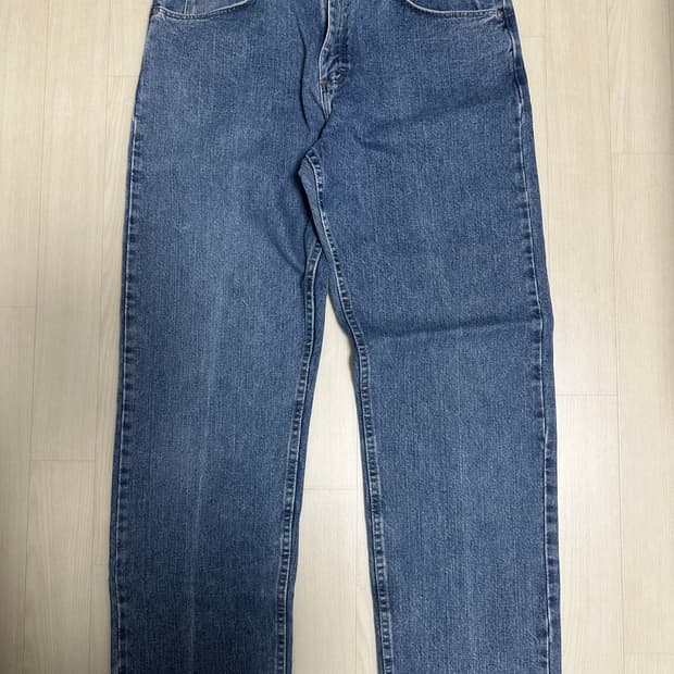 Wrangler Relaxed Fit Vintage Denim