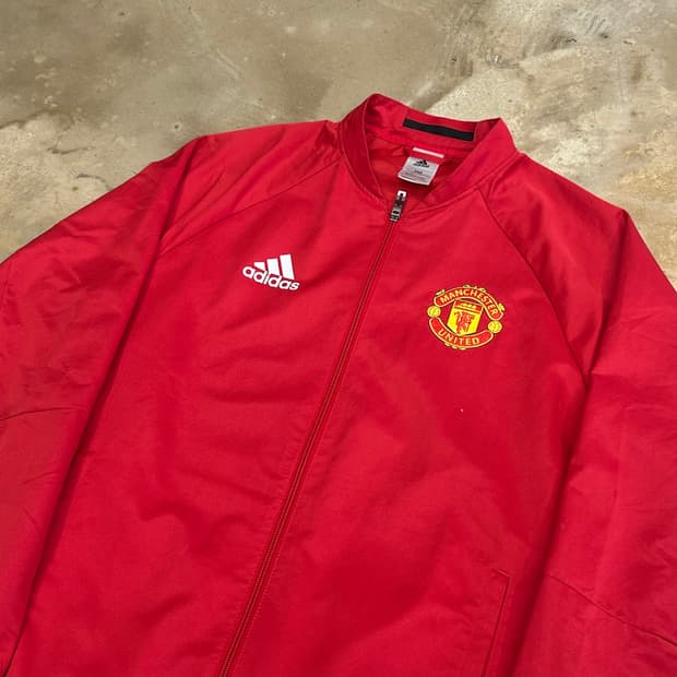 105 아디다스 맨체스터 유나이티드 레드 바람막이