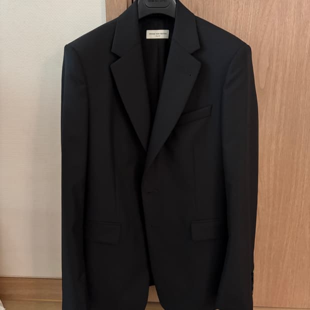 드리스 반 노튼 24SS 울 블레이저