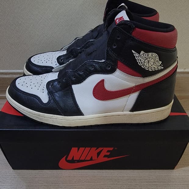 [최저가] 나이키 에어 조던 1 하이 짐레드 275 사이즈 피고래