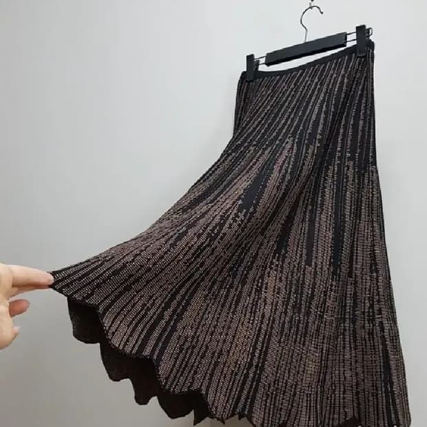 한섬 오즈세컨 O'2nd 물결 밑단 니트 스커트 S 사이즈