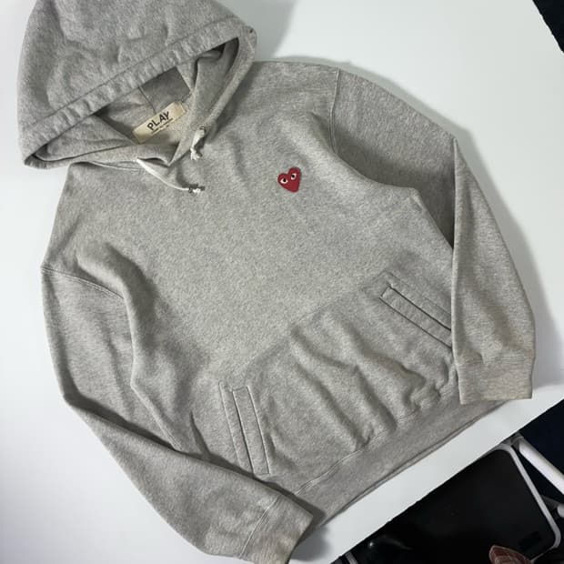 Comme des Garçons  꼼데가르송 하트와펜 그레이 후드티