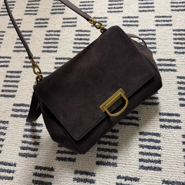 엘바테게브 벨디백 브라운