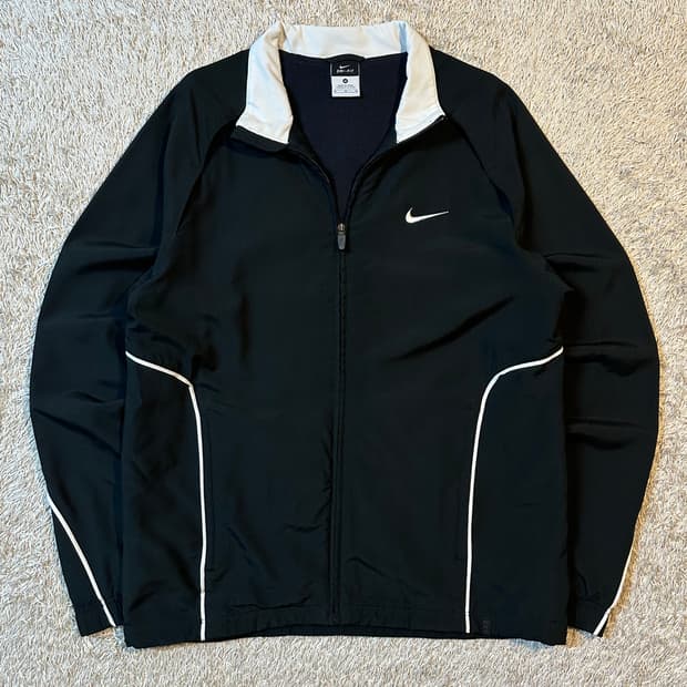 나이키 드라이핏 스우시 라인 바람막이 자켓 블랙