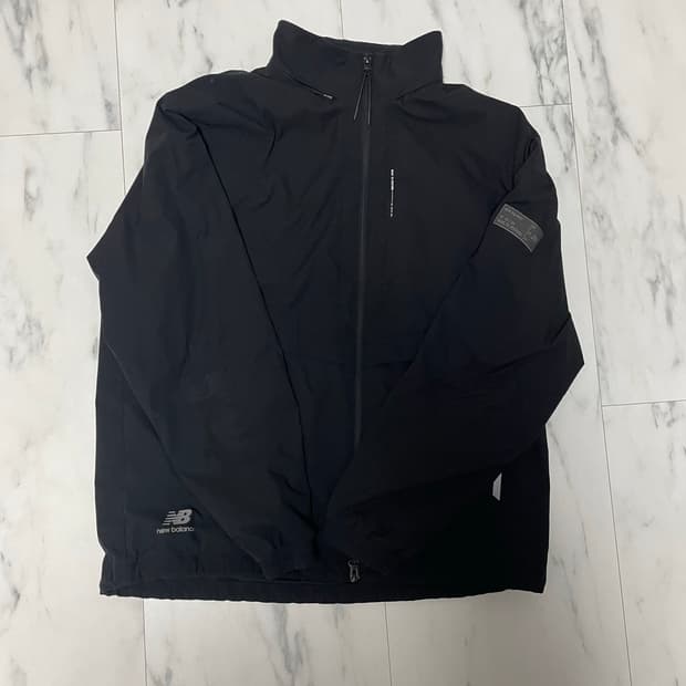 뉴발란스 바람막이