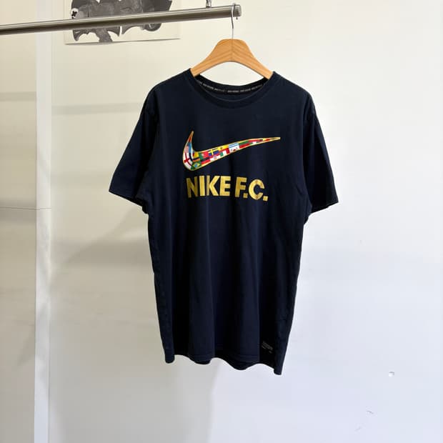 NIKE 반팔 티셔츠