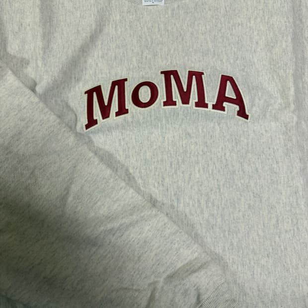 챔피온 리버스위브 MOMA 콜라보 스웨트셔츠