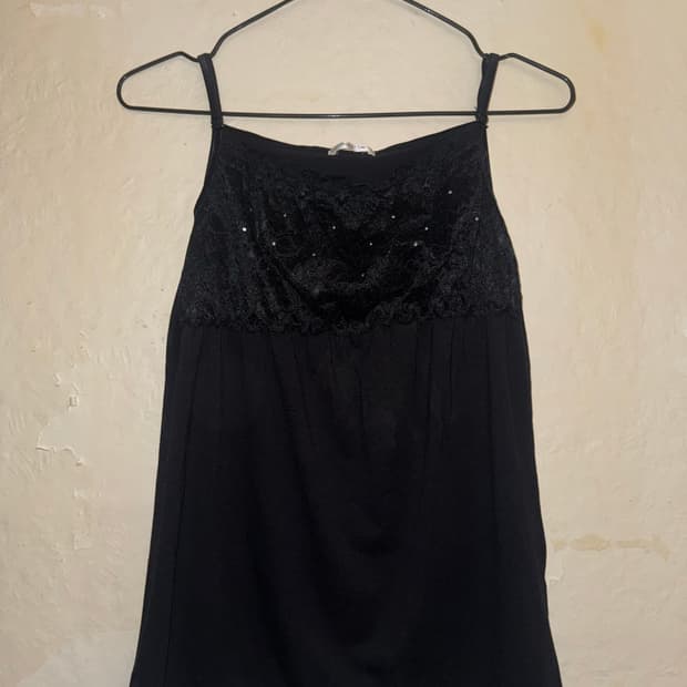 “Cinema Club” 공겜여주 st. Sleeveless