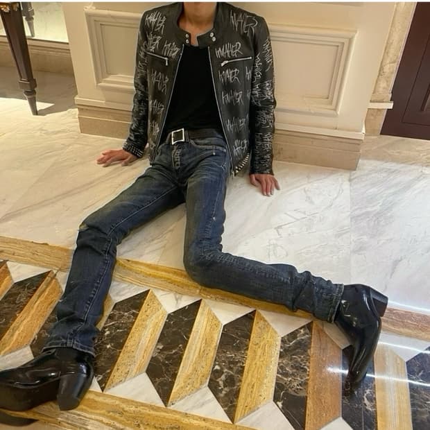 knall3r  로고 낙서 메탈스터드 락스피릿 크롭  레더 자켓