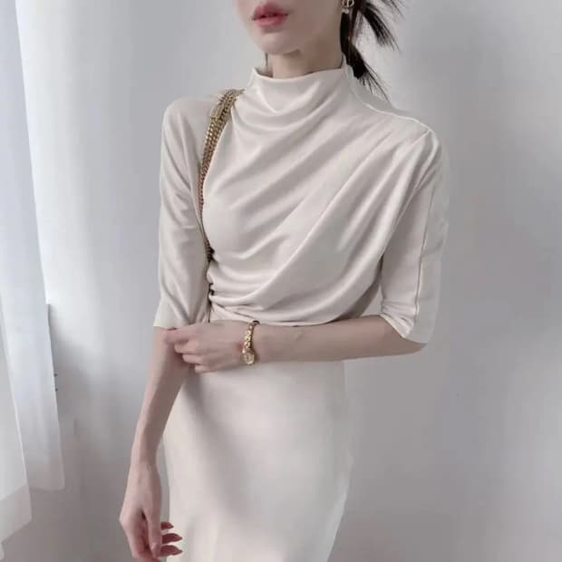 반목 7부 셔링티 블라우스 크림 블랙 에이블리