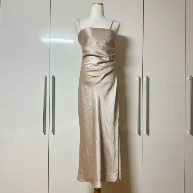 새틴 나시 셔링 롱 트임 슬립 원피스