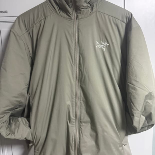 아크테릭스 아톰 L  사이즈  상태 9.4/10  고질병인 보풀 없습니다