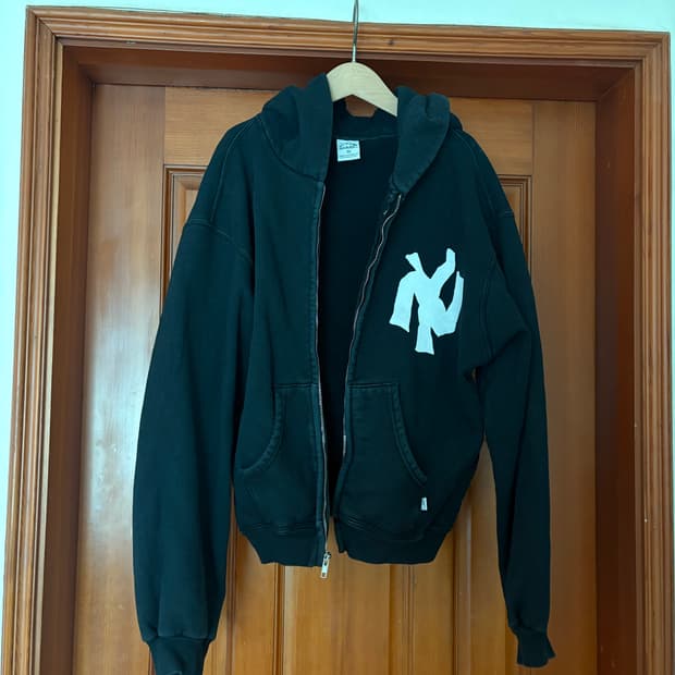 Akimbo 아킴보 후디