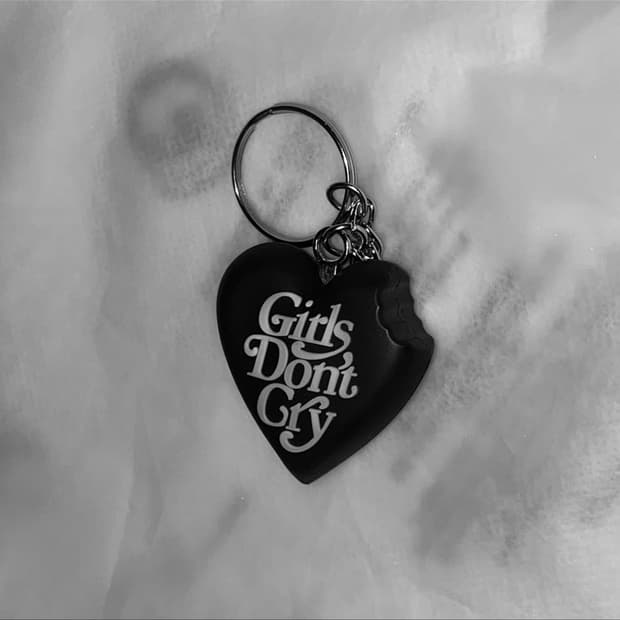 [구매글] Human Made Girls Dont Cey Keyring