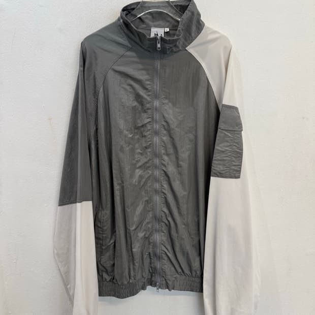 Nike OverFit Windbreaker