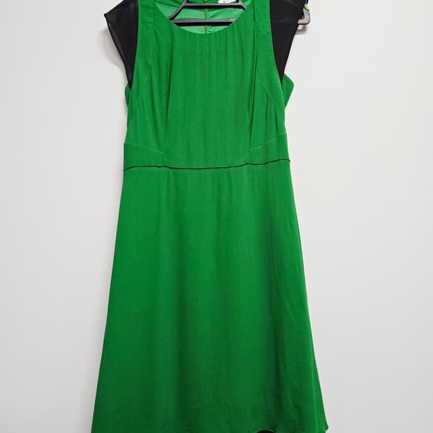 잇미샤 그린 민소매 원피스