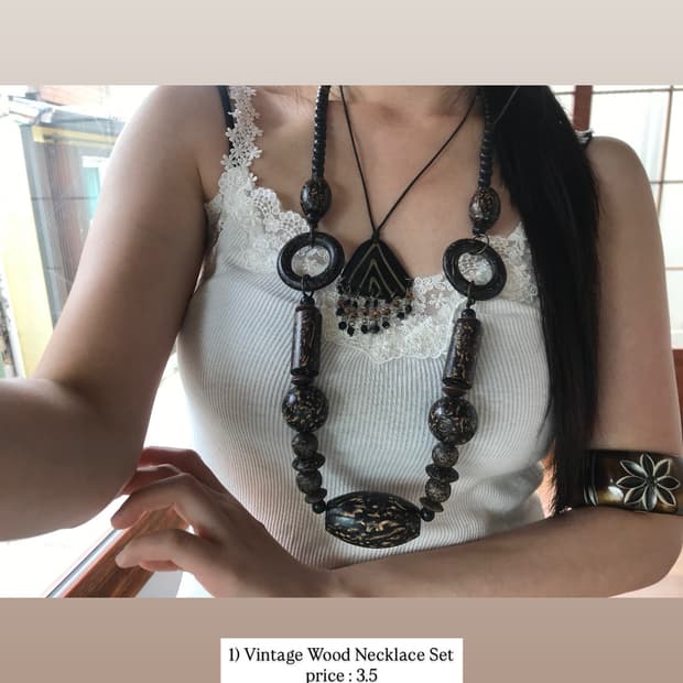 Wood necklace set
