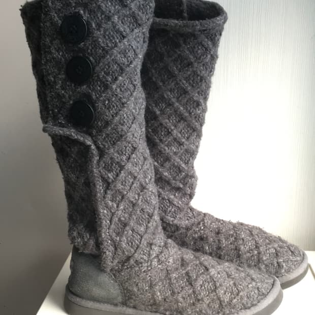 어그 카디 니트 부츠 차콜
