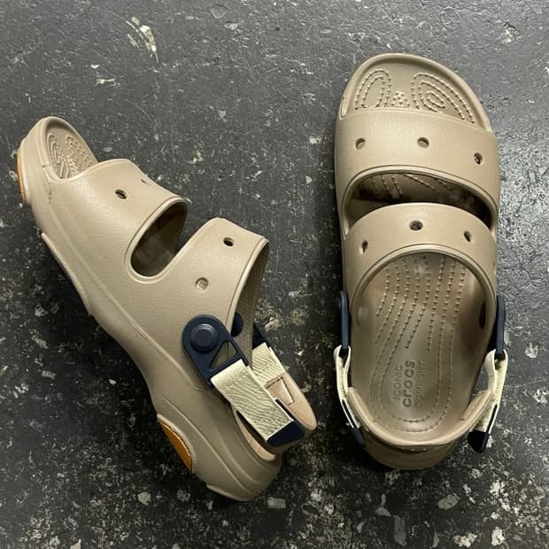 250 크록스 올터레인 샌들