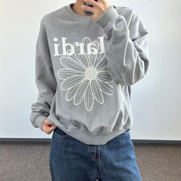 Mardi mercredi 마르디메크르디 화이트 로고 그레이 맨투맨